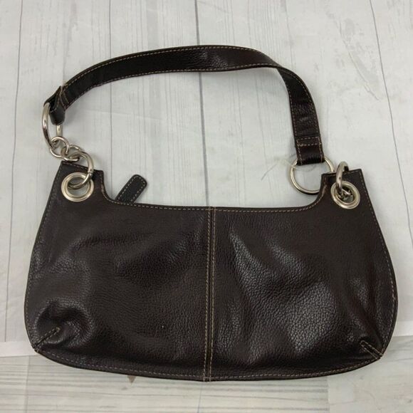 31. Fossil Black Leather Small Handbag - Picture 2 of 4